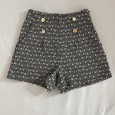 Patterned shorts with golden buttons