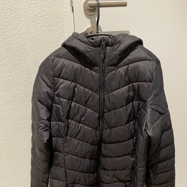 Sportliche Daunenjacke