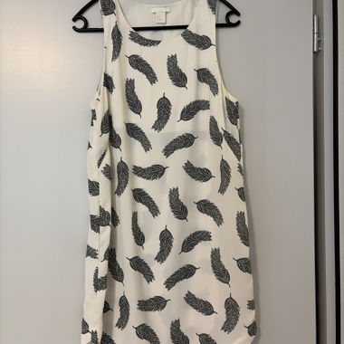 Ärmelloses Kleid mit Blattmuster