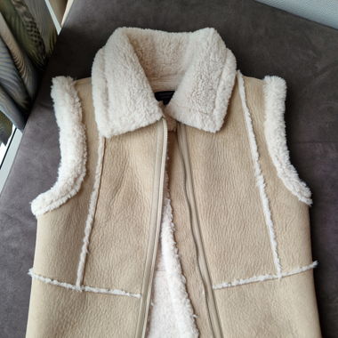 Beige Weste