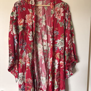 Blumiges Seidenkimono