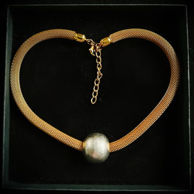 COLLIER VINTAGE DE MARQUE VEGAS