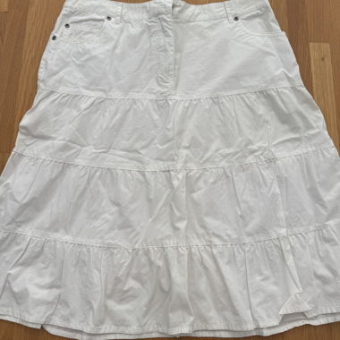 CHICOREE White Skirt