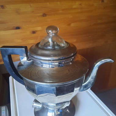 Silberne Vintage-Kaffeekanne mit Glasdeckel