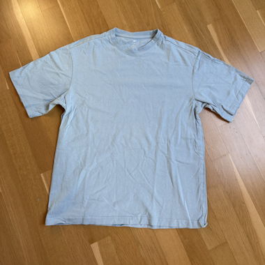 T-shirt azzurro chiaro