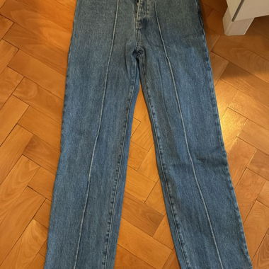 Jeans in denim a gamba dritta