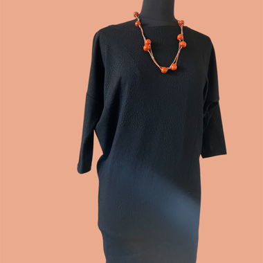 Robe noire à manches 3/4