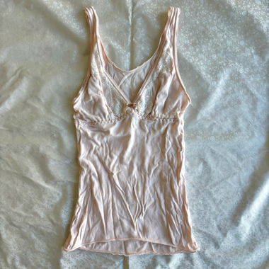 “Solange es geht” lace trim snatchy cami top