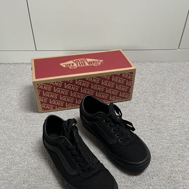 Black Vans Old Skool size EUR 38