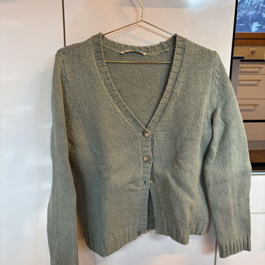 Light green knitted cardigan with buttons Size M