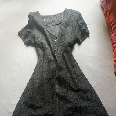Robe dentelles et sous robe opaque 