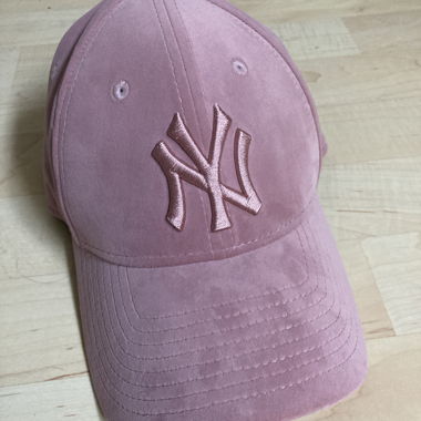 New York Yankees Velvet 9FORTY Cap