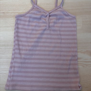 Top tipo canotta a quadretti rosa