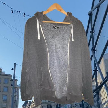 grey zip up hoodie