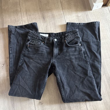 Low Waist Wide-Leg Jeans
