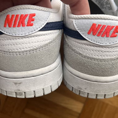 Baskets Nike taille 40,5