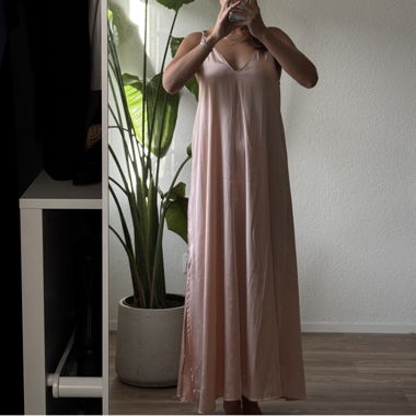 Robe en satin rose ZARA