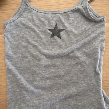 Débardeur Urban Outfitters gris avec étoile