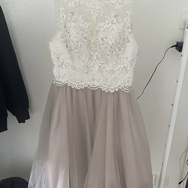 Fest-/Ballkleid