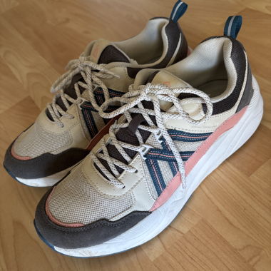 Sneaker