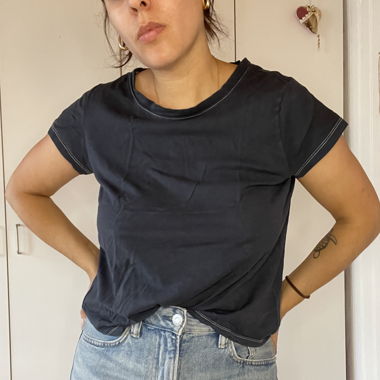 Blaues Shirt