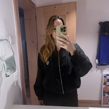 Giacca bomber in seta nera