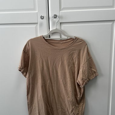 T-shirt beige