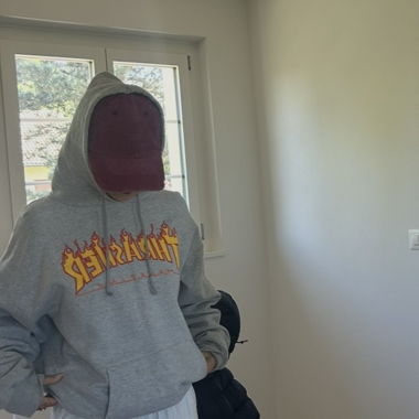 Grauer Thrasher Hoodie