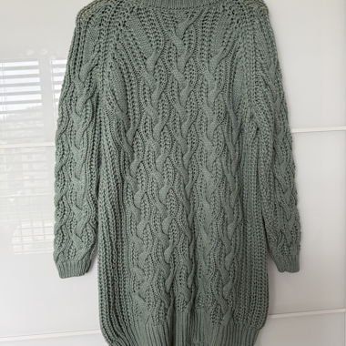 Abito maglione con trecce a maglia