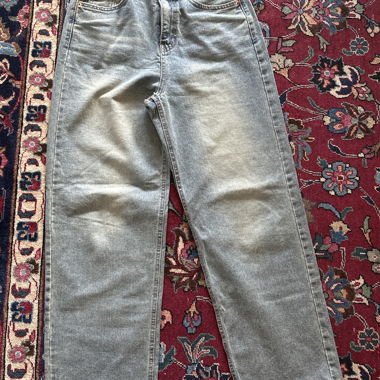 Jeans Lewkin con lavaggio chiaro