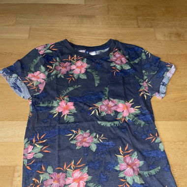 H&M tshirt S