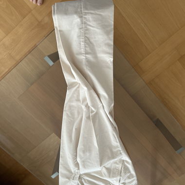 Pantalone color crema, taglio dritto