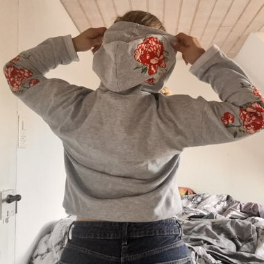 Bestickter Blumen Hoodie