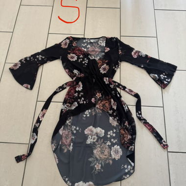Florales, transparentes, Kleid