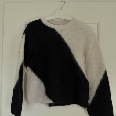 Two-Tone Mohair Blend Sweater – Black & Cream
