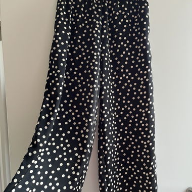 Floral-free flowing dot trousers