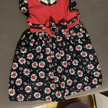 Süßes Kinderkleid