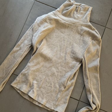 Stradivarius Rib Roll-Neck Sweater beige M