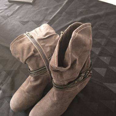 Bottine, talons 5cm, p. 41