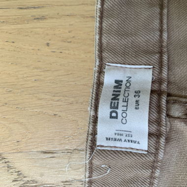 Baggy ripped jeans