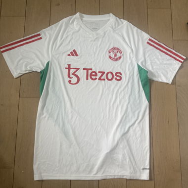 Man U training jersey 