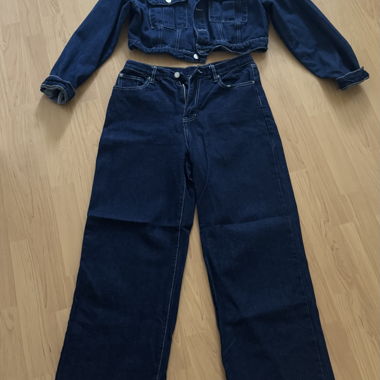 Set giacca di jeans e pantaloni di jeans