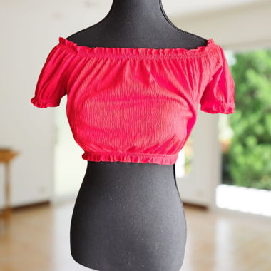 Crop Top rot mit Rüschen und Gummizug