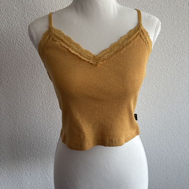 Top in pizzo a coste senape