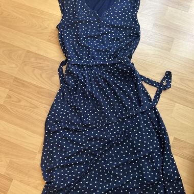 Abito bianco/blu navy a pois