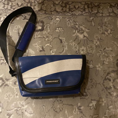 Freitag Umhaengetasche Blau