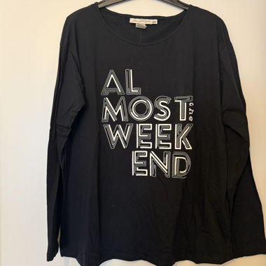T-shirt nero a maniche lunghe