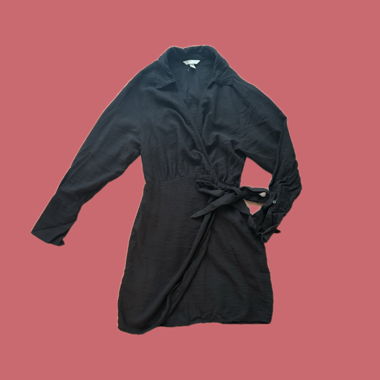 Robe cache-coeur noire