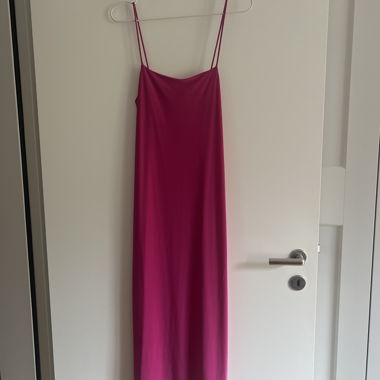 Pinkes Maxikleid