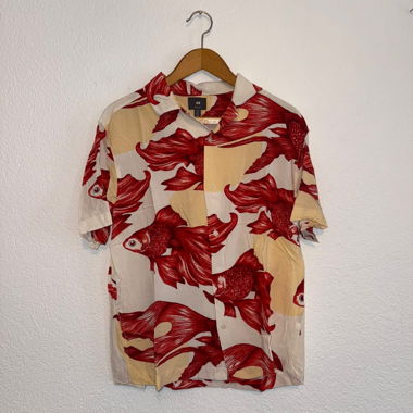 H&M Hemd mit Aufdruck roter Fische